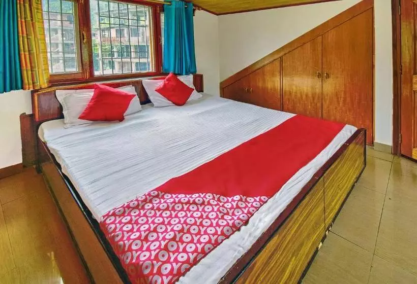 Hotelli Oyo 46779 Moksh Villa