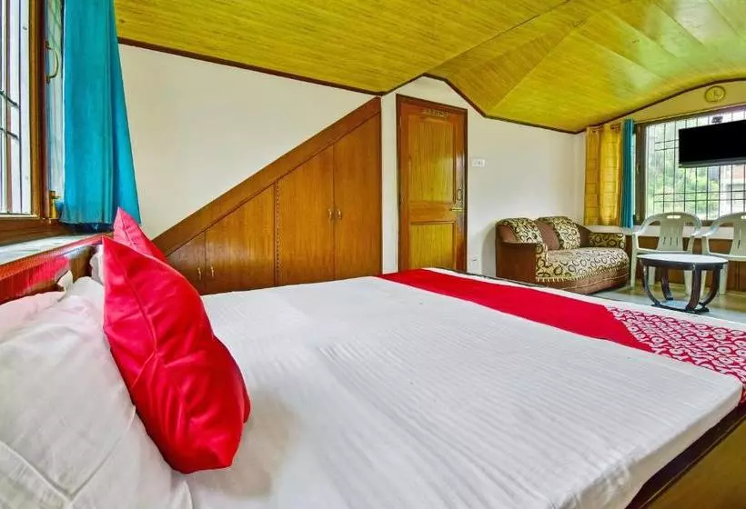 Hotelli Oyo 46779 Moksh Villa