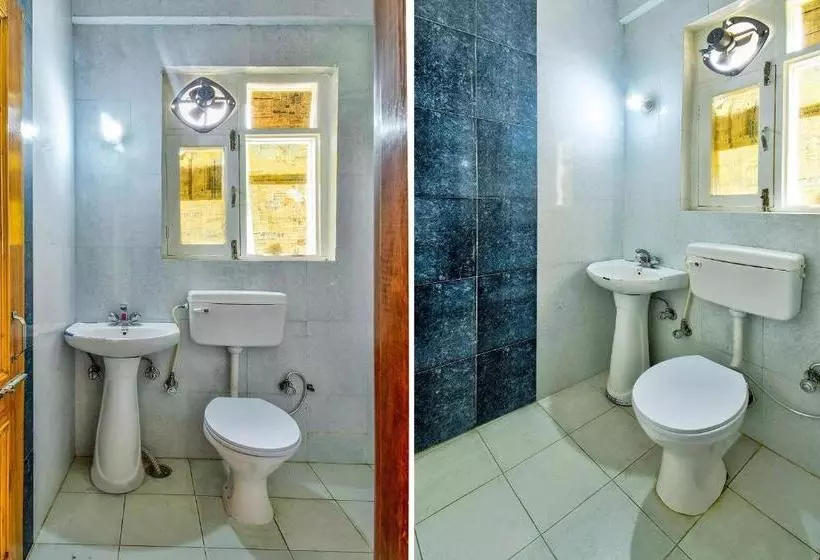 Hotelli Oyo 46779 Moksh Villa