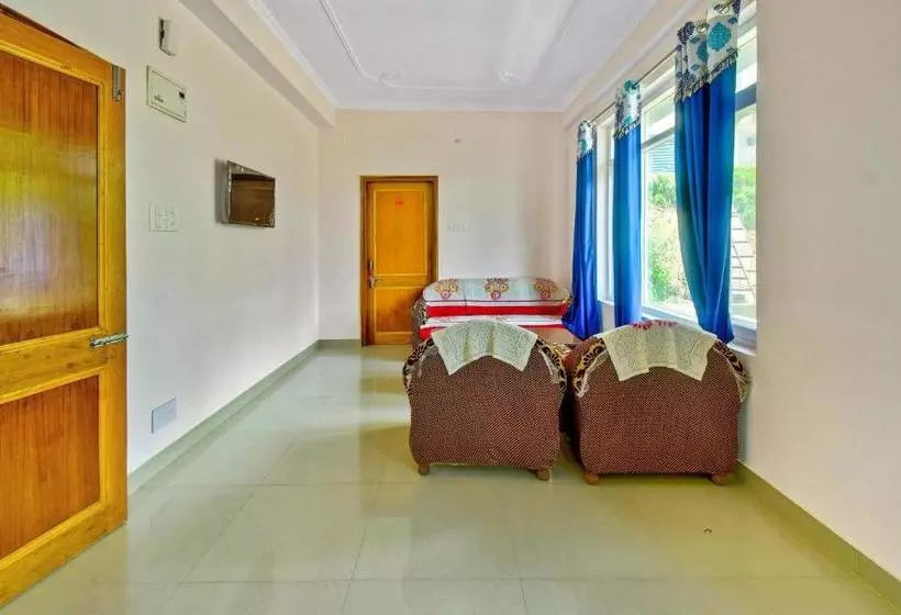 Hotelli Oyo 46779 Moksh Villa