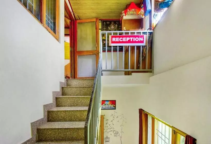 Hotelli Oyo 46779 Moksh Villa
