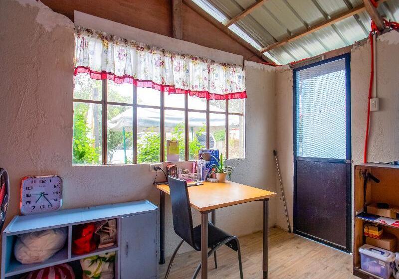 Lauriens Hotel Tagaytay