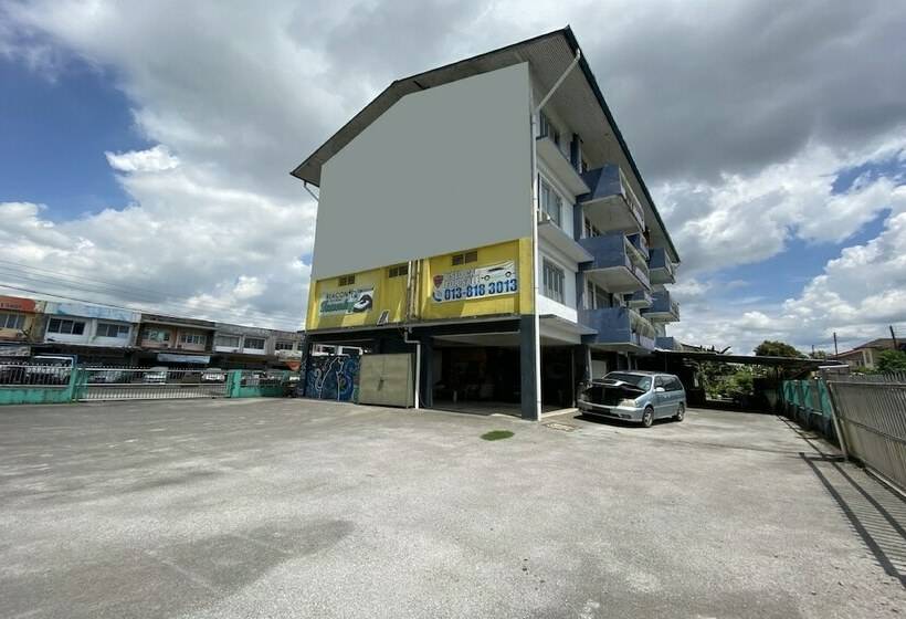 ホテル Oyo 90295 Beacon Homestay Kuching