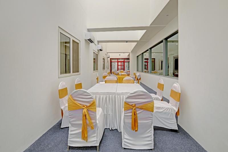 בית מלון כפרי Super Townhouse Pbg Mall Vashi