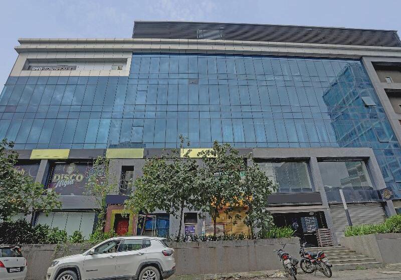 בית מלון כפרי Super Townhouse Pbg Mall Vashi