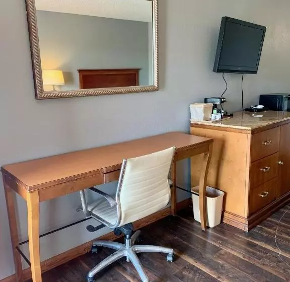 モーテル Hiway Inn Express