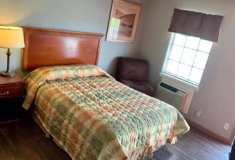 モーテル Hiway Inn Express