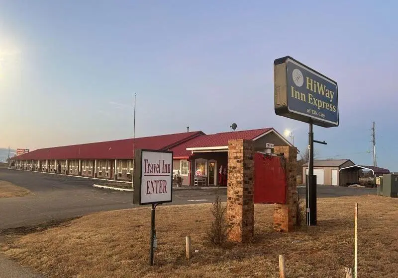 モーテル Hiway Inn Express