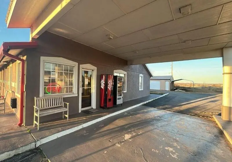 モーテル Hiway Inn Express