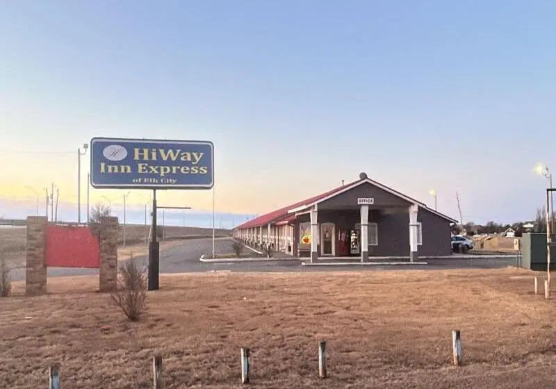 モーテル Hiway Inn Express