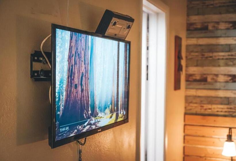 فندق على الطريق Hollywood Light Haven Lodge