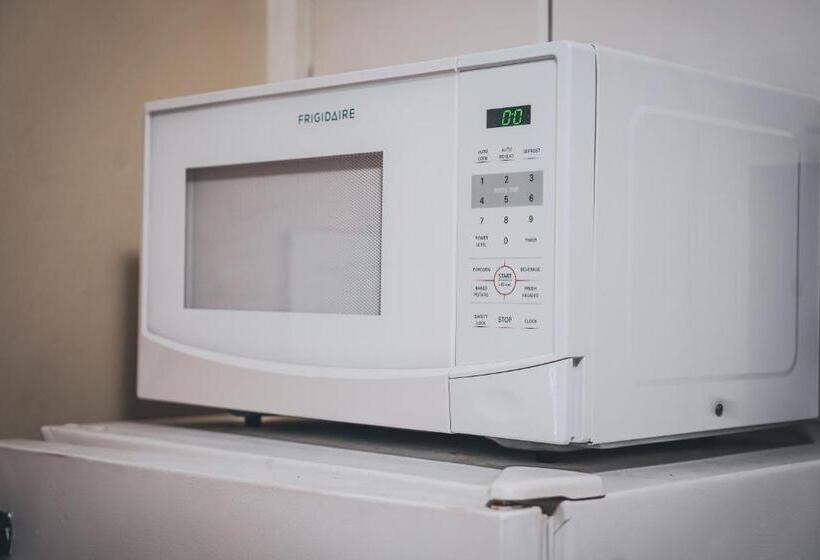 فندق على الطريق Hollywood Light Haven Lodge