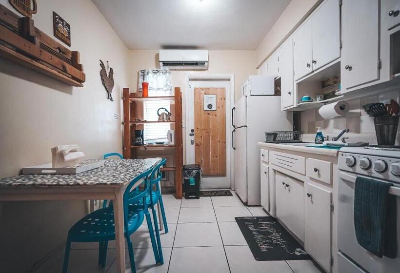 فندق على الطريق Hollywood Light Haven Lodge