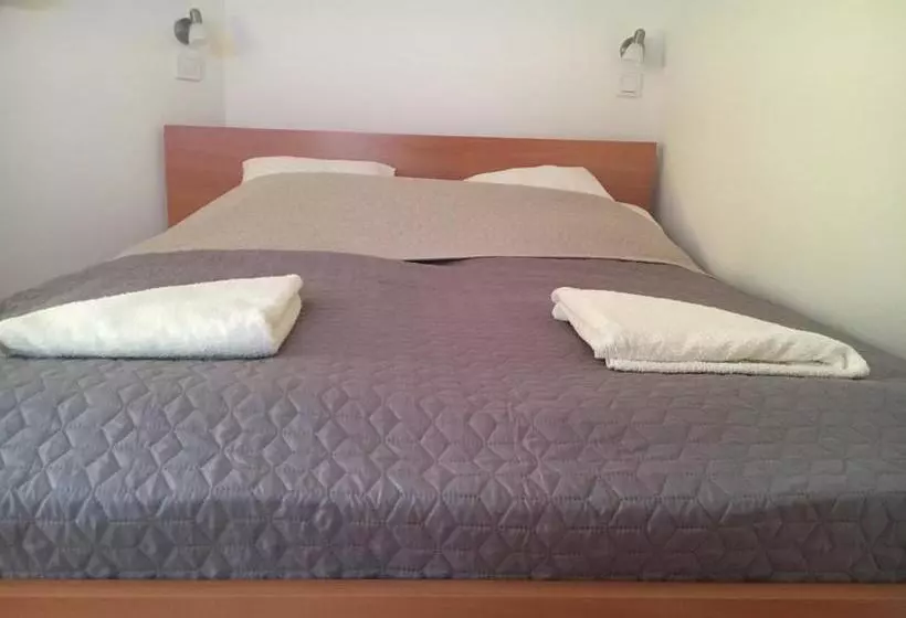 ペンション Center Apartmanház