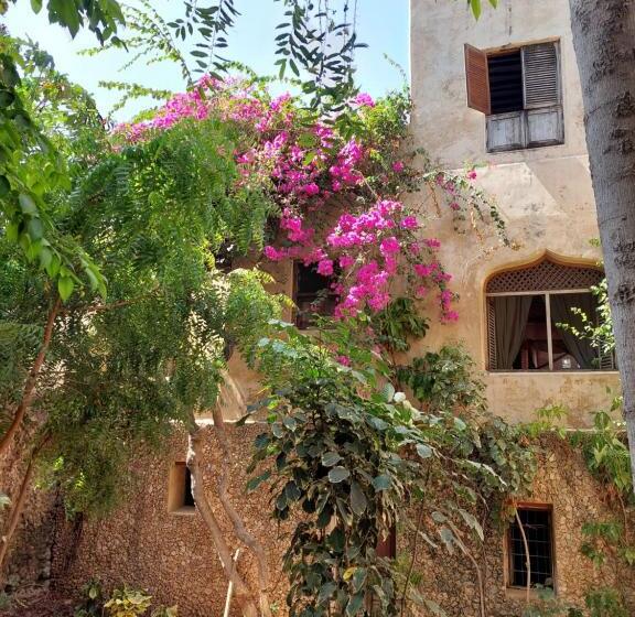 پانسیون Samaki House