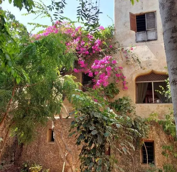 پانسیون Samaki House