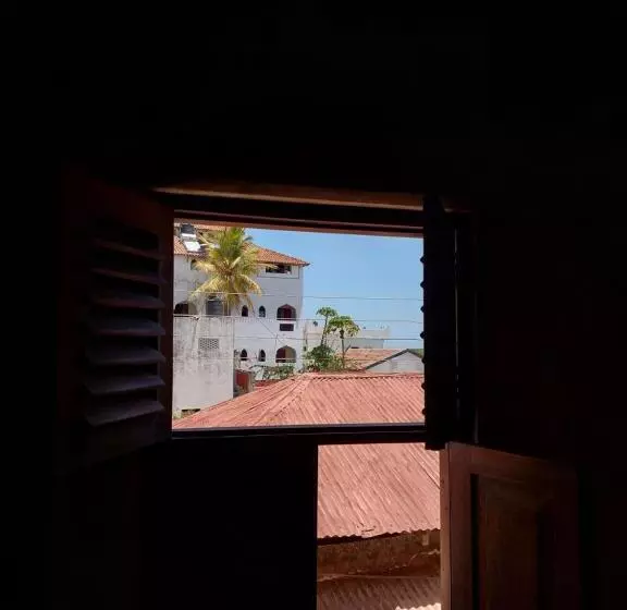 پانسیون Samaki House