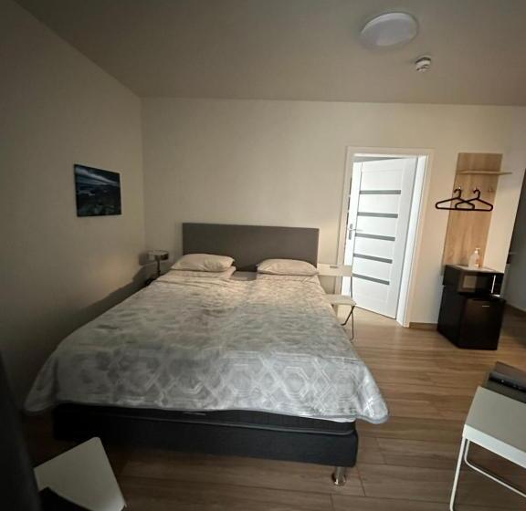 هتل Helgrindur Guesthouse