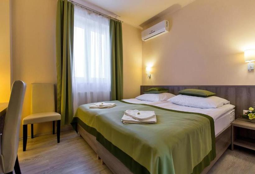 هتل Kentaur Lovaspanzió