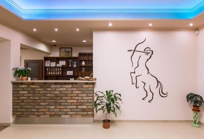 هتل Kentaur Lovaspanzió