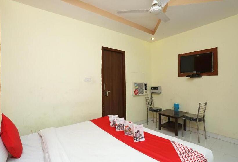 Flagship Hotel Neel Ganga