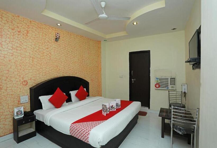 Flagship Hotel Neel Ganga