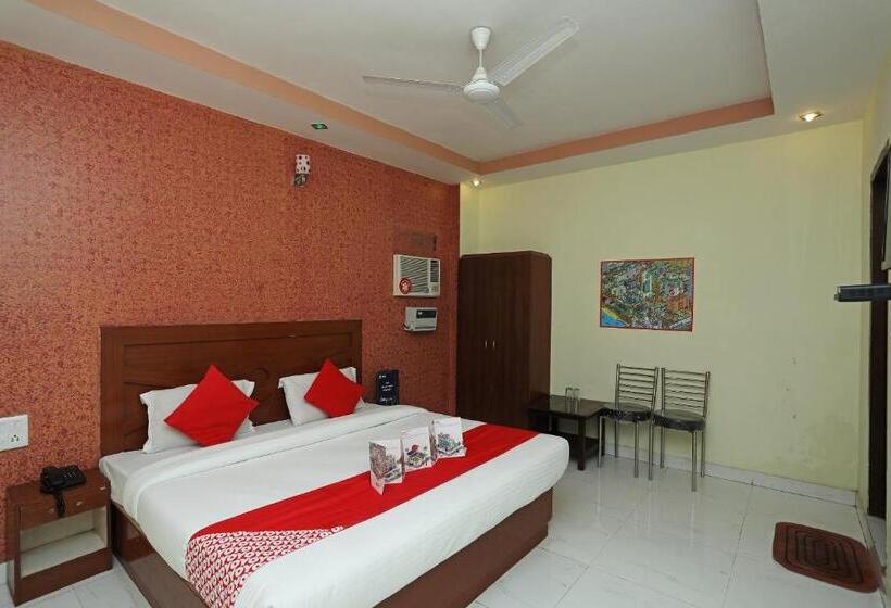 Flagship Hotel Neel Ganga
