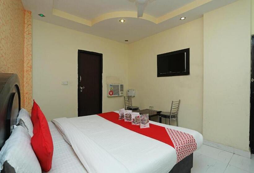 Flagship Hotel Neel Ganga