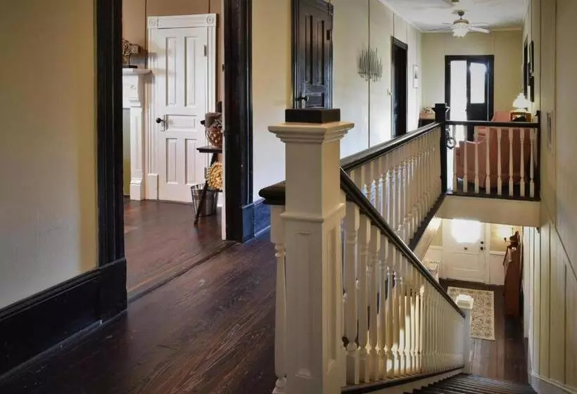 Magnolia House & Gardens B&b