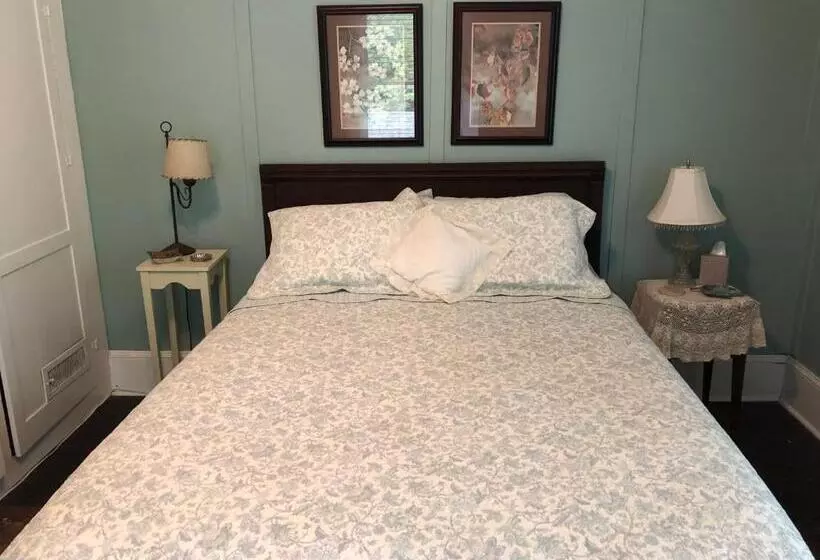 Magnolia House & Gardens B&b