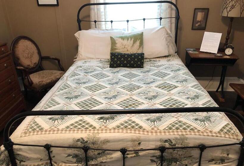 Magnolia House & Gardens B&b