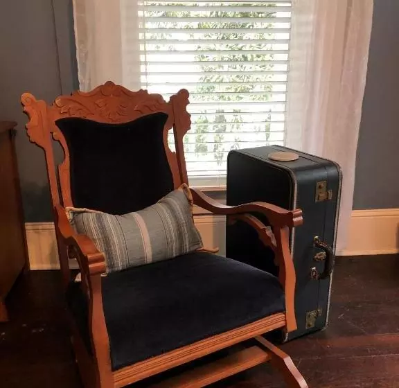 Magnolia House & Gardens B&b