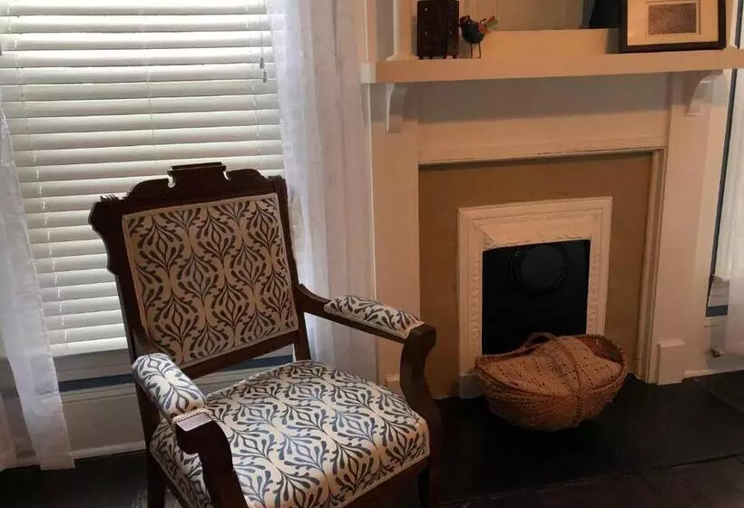 Magnolia House & Gardens B&b