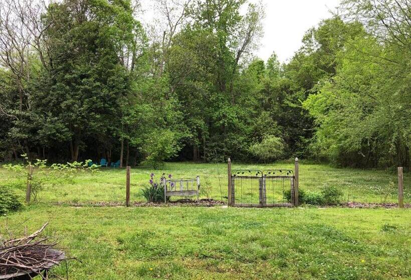 Magnolia House & Gardens B&b