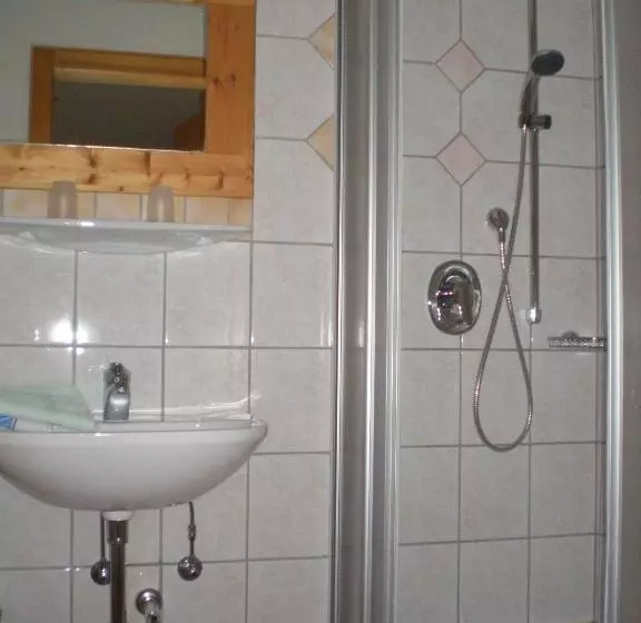 Majatalo Alpenhof Alt Lähn