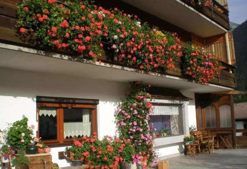 Majatalo Alpenhof Alt Lähn