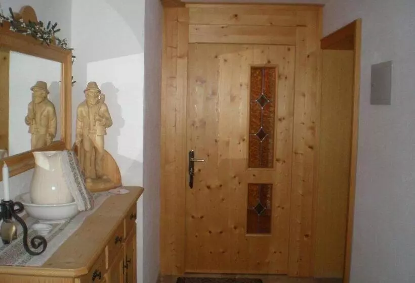 Majatalo Alpenhof Alt Lähn