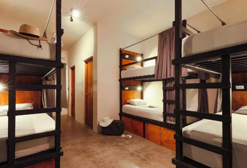 Majatalo Che Bacalar Hostel & Bar Adults Only