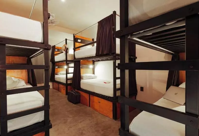 Majatalo Che Bacalar Hostel & Bar Adults Only