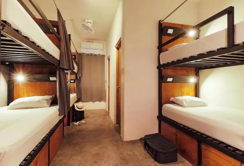 Majatalo Che Bacalar Hostel & Bar Adults Only