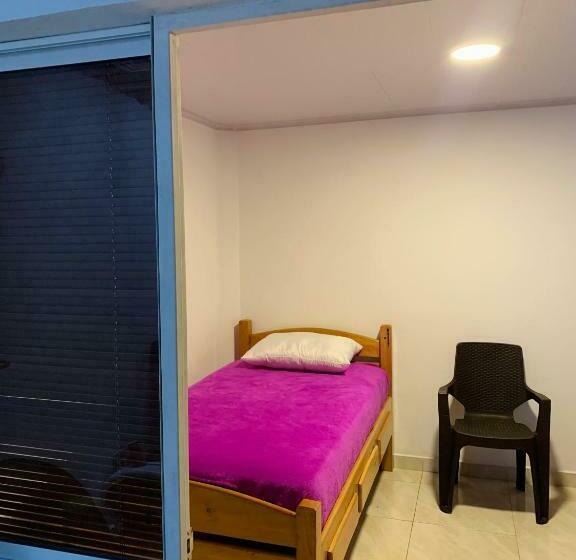 بنسيون Habitación Cercana Al Aeropuerto