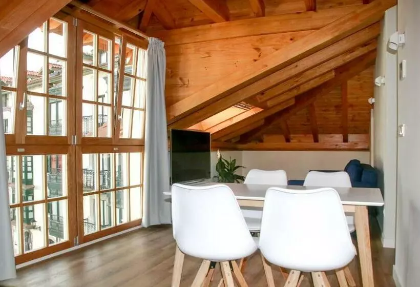 Apartamentos Mundaka Surf Camp