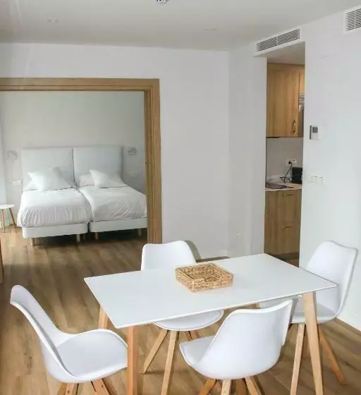 Apartamentos Mundaka Surf Camp