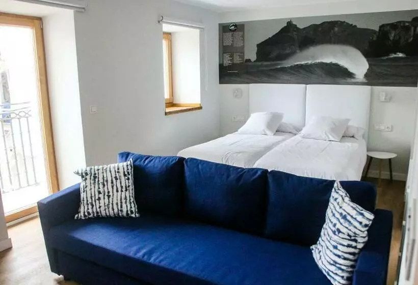 Apartamentos Mundaka Surf Camp