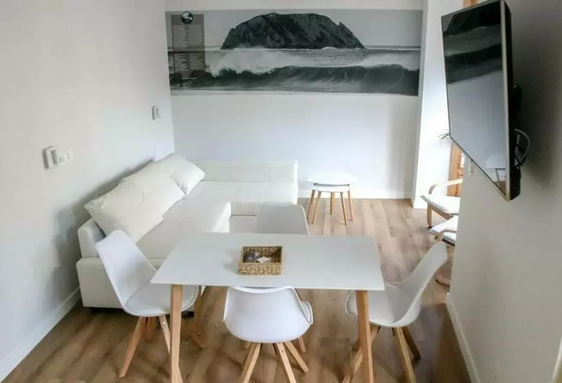 Apartamentos Mundaka Surf Camp