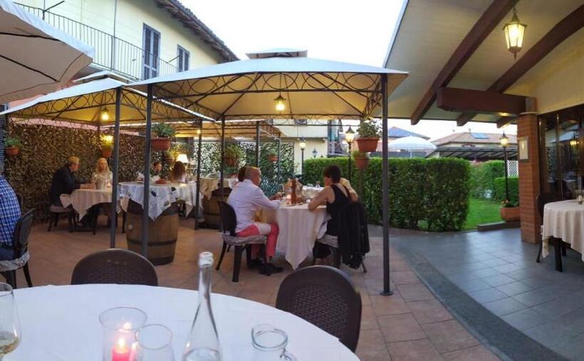 ベッドアンドブレックファースト Locanda Osteria La Milonga