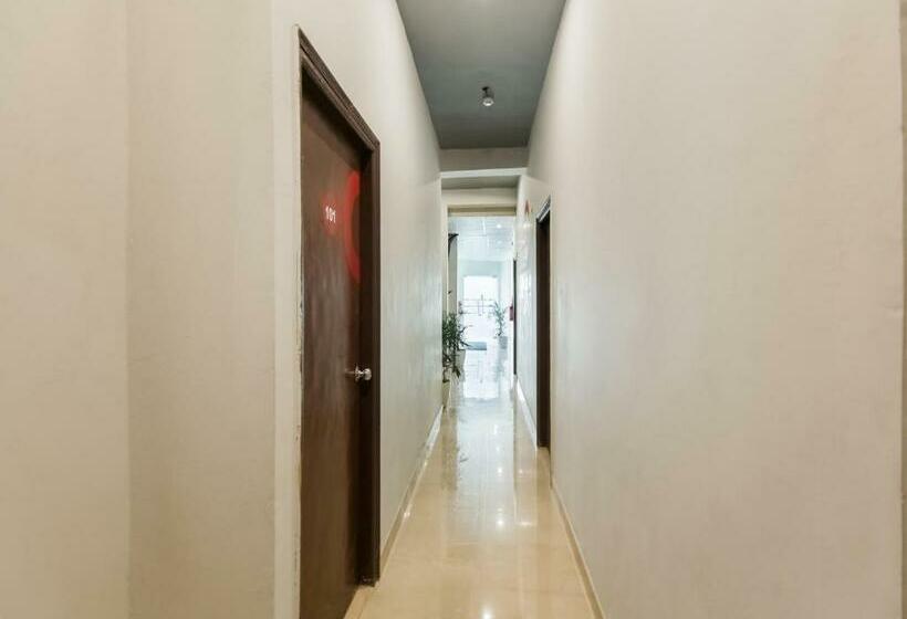 בית מלון כפרי Collection O Sri Sai Galaxy