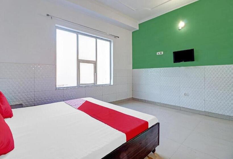 בית מלון כפרי Spot On Relax Inn