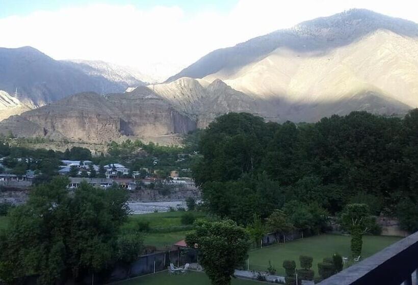 هتل Tirch Mir View  Chitral
