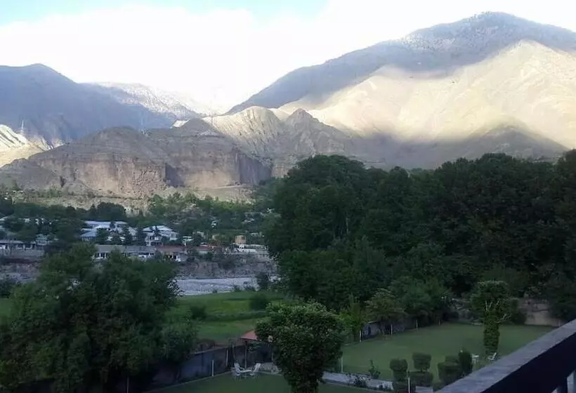 هتل Tirch Mir View  Chitral